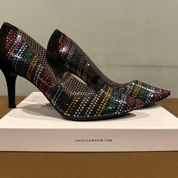 Pumps - Picture 2 of 4